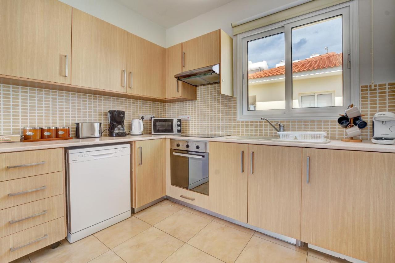 ♥ Sunny&Cozy Family Apartment ★ Walk To The Beach☼ Paralimni Ngoại thất bức ảnh